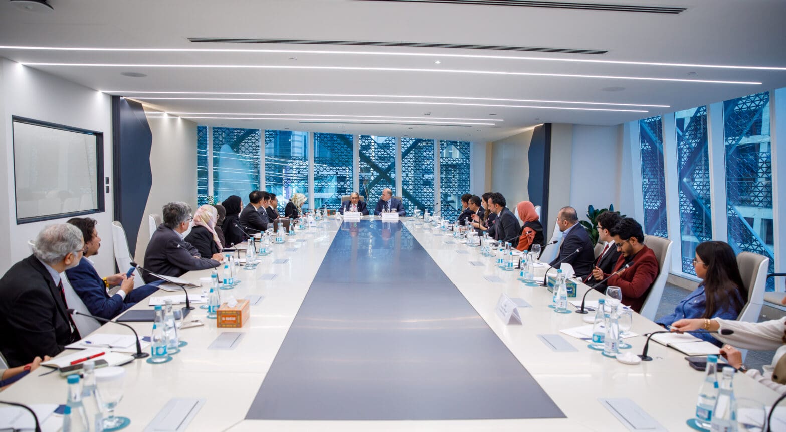 H.E. Dato Erywan Pehin Yusof discussing regional conflict mediation at the ME Council's closed policy roundtable, November 2024